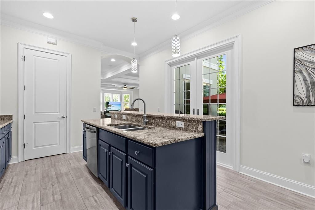 For Sale: $875,000 (4 beds, 4 baths, 3660 Square Feet)