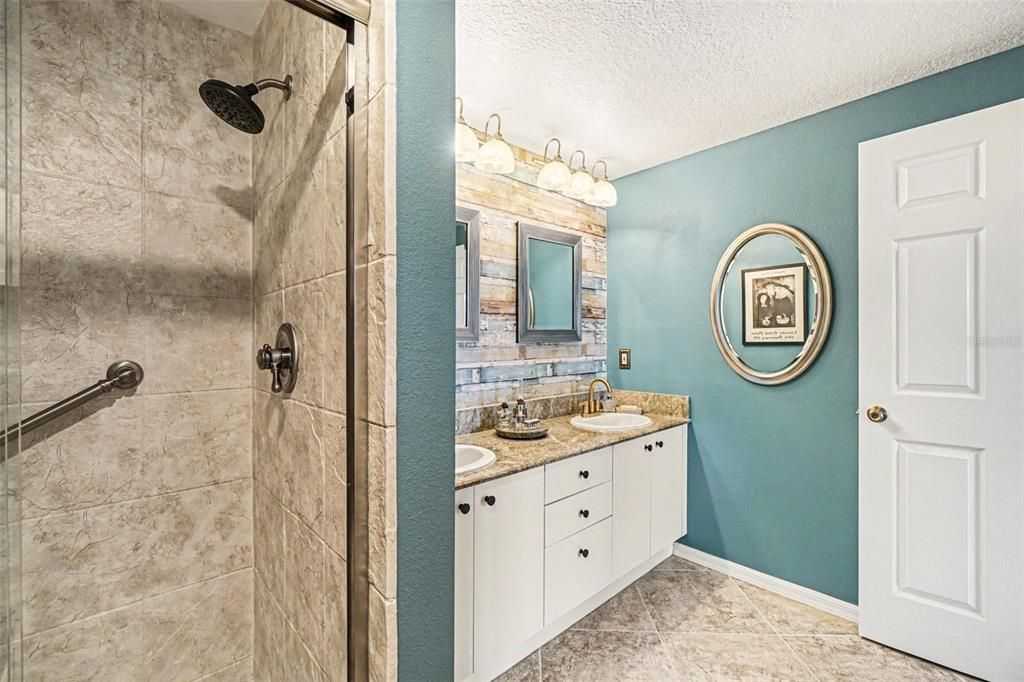 For Sale: $279,000 (3 beds, 2 baths, 1349 Square Feet)
