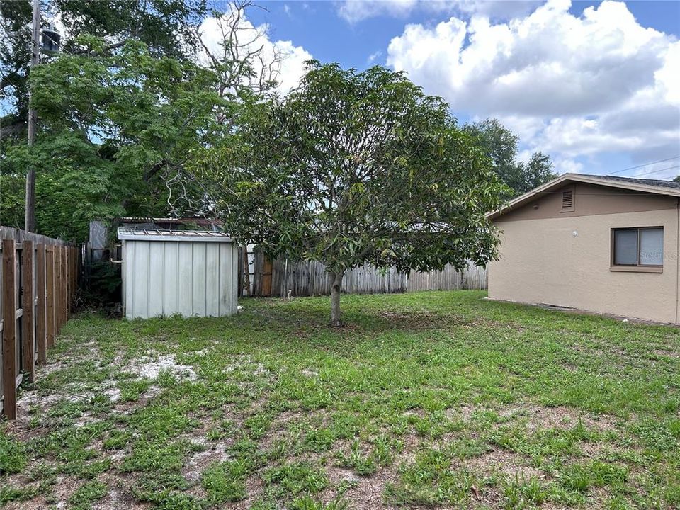 For Sale: $329,999 (2 beds, 2 baths, 1152 Square Feet)
