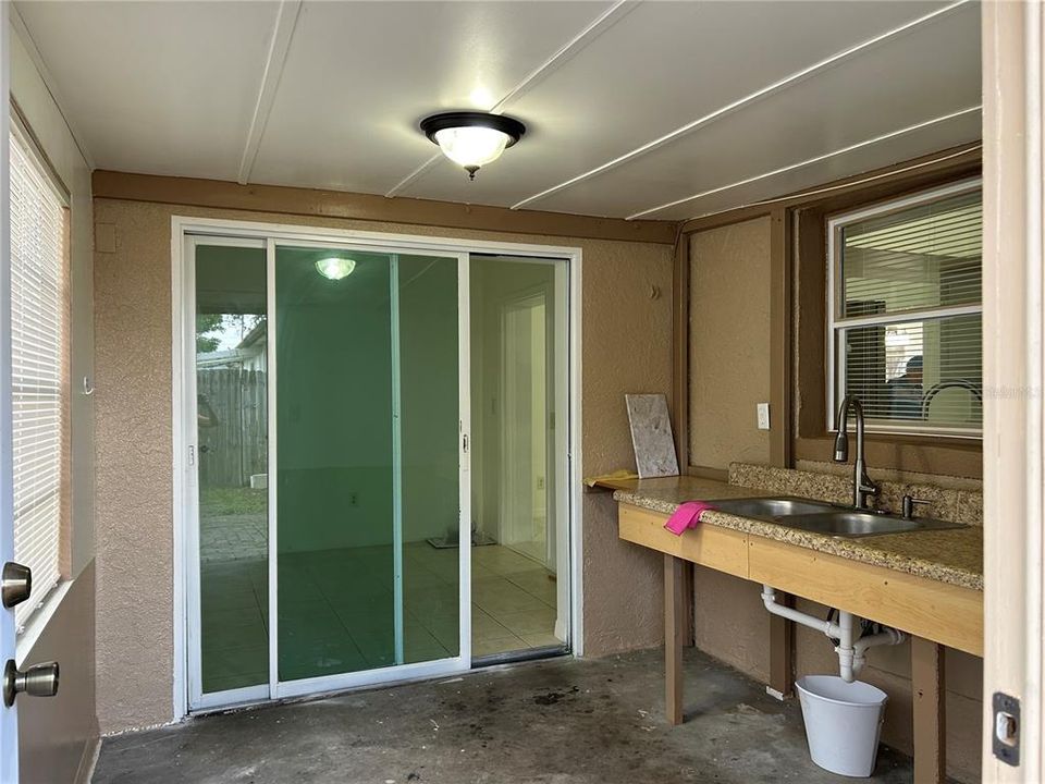 For Sale: $329,999 (2 beds, 2 baths, 1152 Square Feet)
