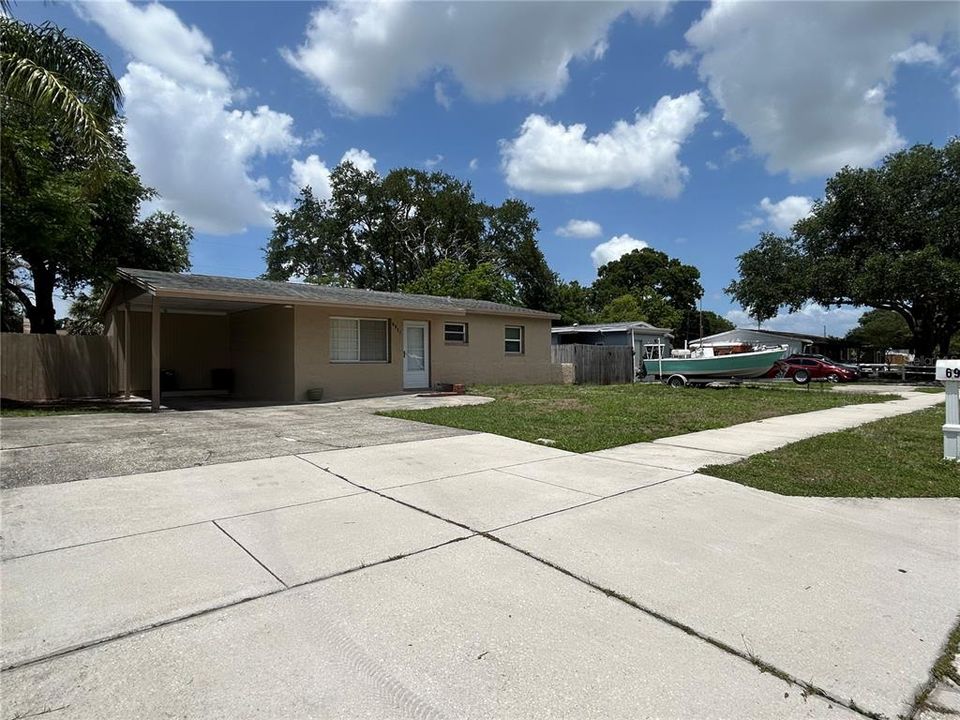 For Sale: $329,999 (2 beds, 2 baths, 1152 Square Feet)