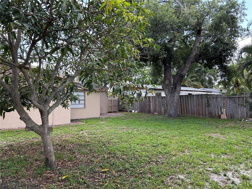 For Sale: $329,999 (2 beds, 2 baths, 1152 Square Feet)