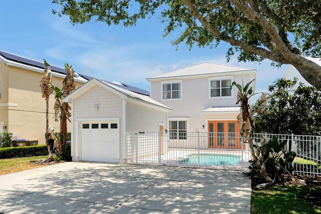 For Sale: $630,000 (4 beds, 2 baths, 2296 Square Feet)