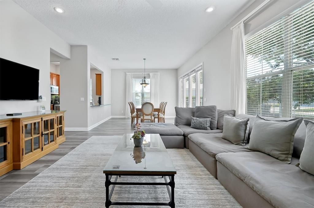 For Sale: $630,000 (4 beds, 2 baths, 2296 Square Feet)