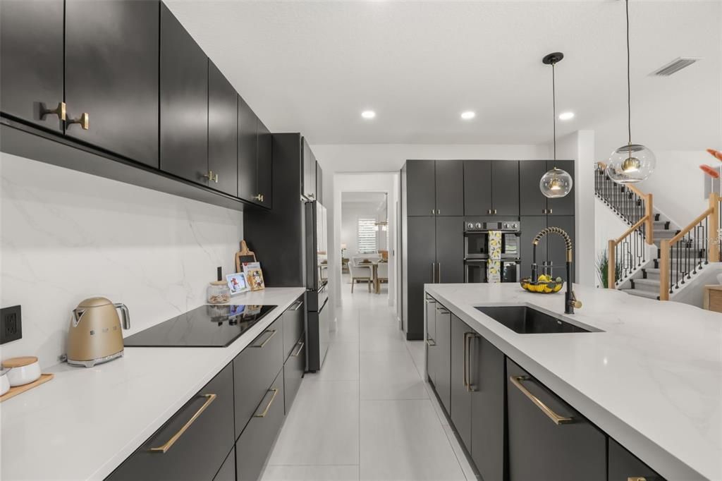 For Sale: $1,180,000 (6 beds, 4 baths, 4273 Square Feet)