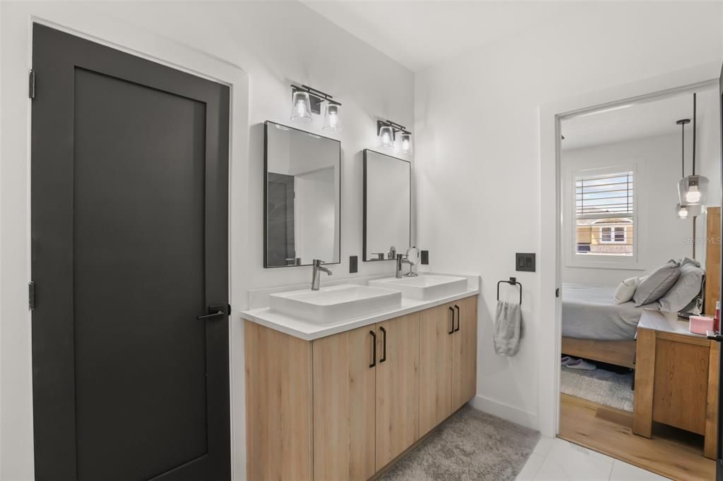 For Sale: $1,180,000 (6 beds, 4 baths, 4273 Square Feet)