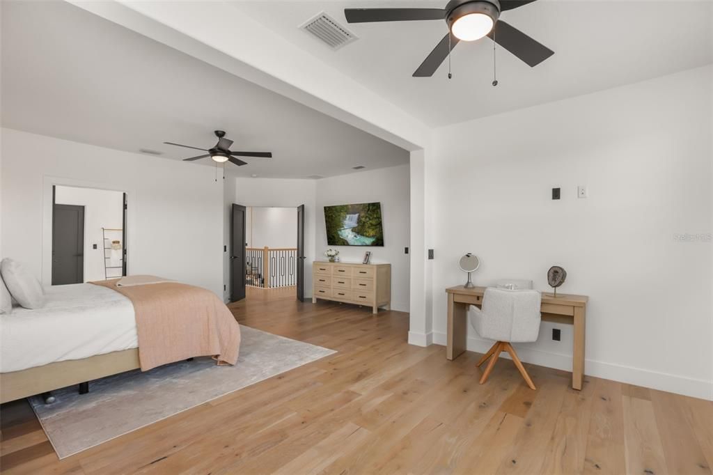 For Sale: $1,180,000 (6 beds, 4 baths, 4273 Square Feet)