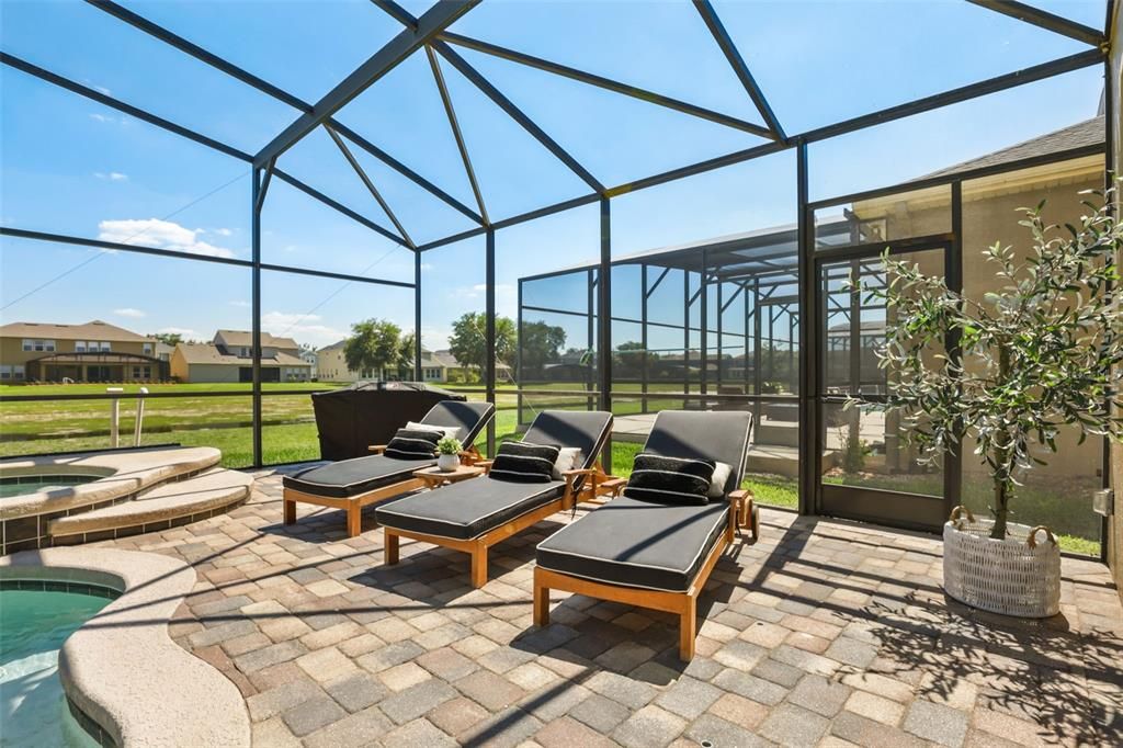 For Sale: $1,180,000 (6 beds, 4 baths, 4273 Square Feet)