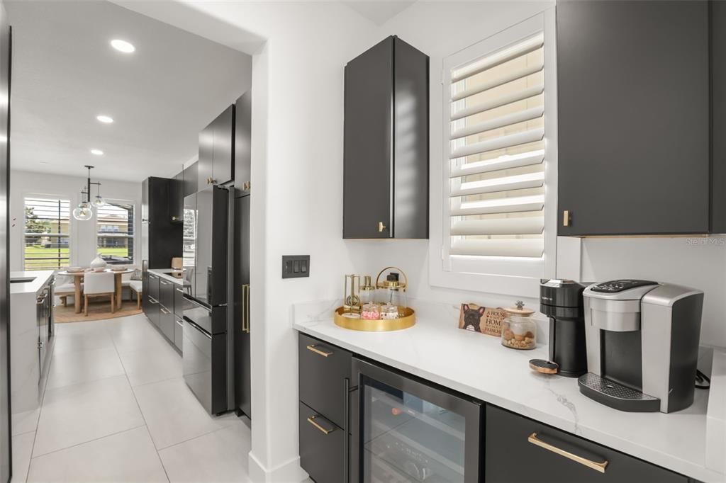 For Sale: $1,180,000 (6 beds, 4 baths, 4273 Square Feet)