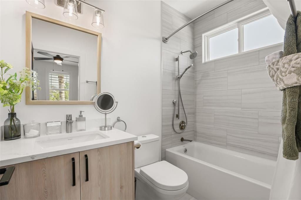 For Sale: $1,180,000 (6 beds, 4 baths, 4273 Square Feet)