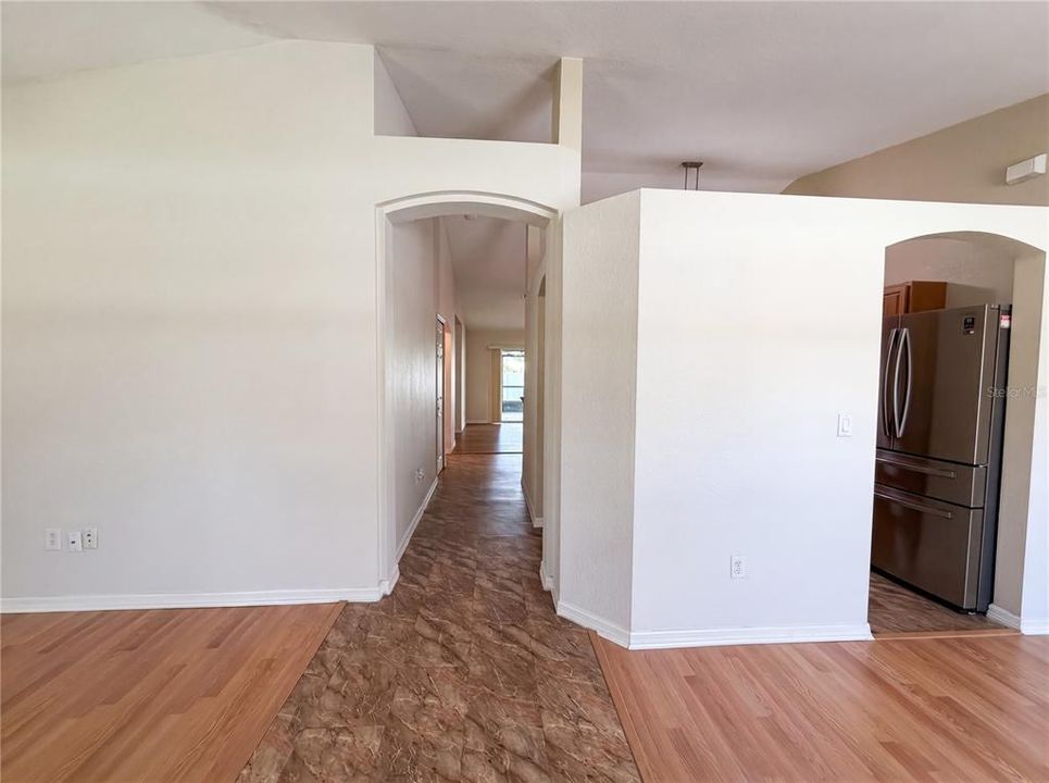 For Sale: $280,000 (3 beds, 2 baths, 1640 Square Feet)