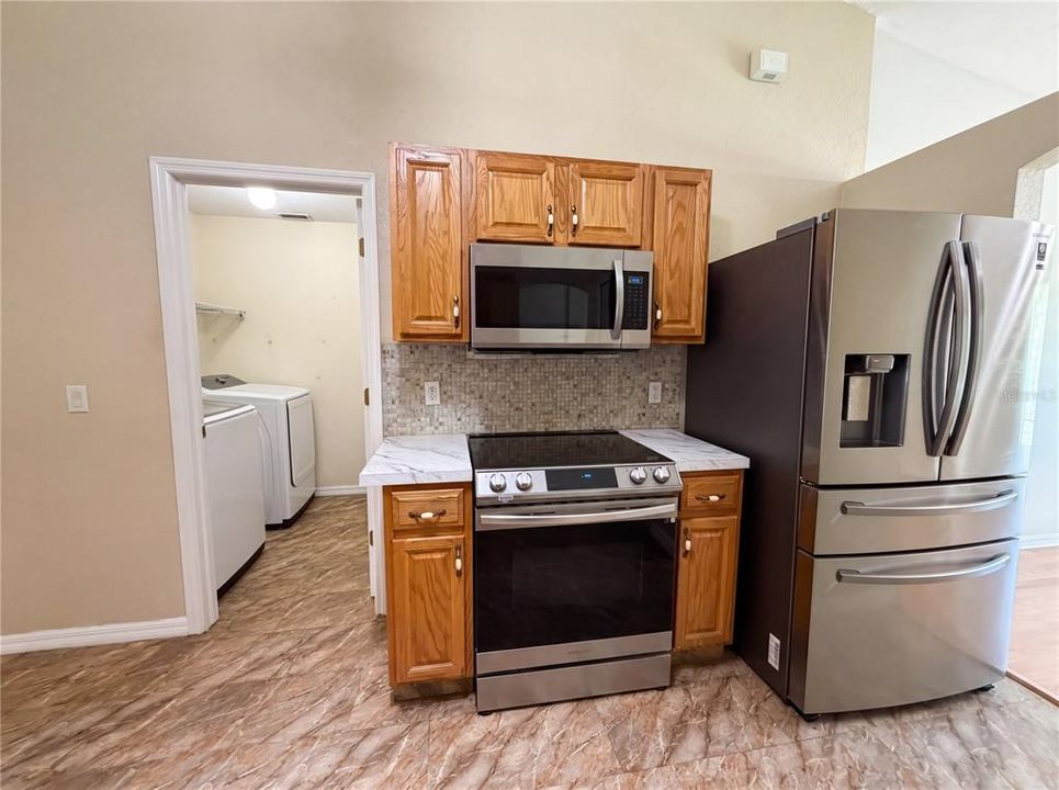 For Sale: $280,000 (3 beds, 2 baths, 1640 Square Feet)