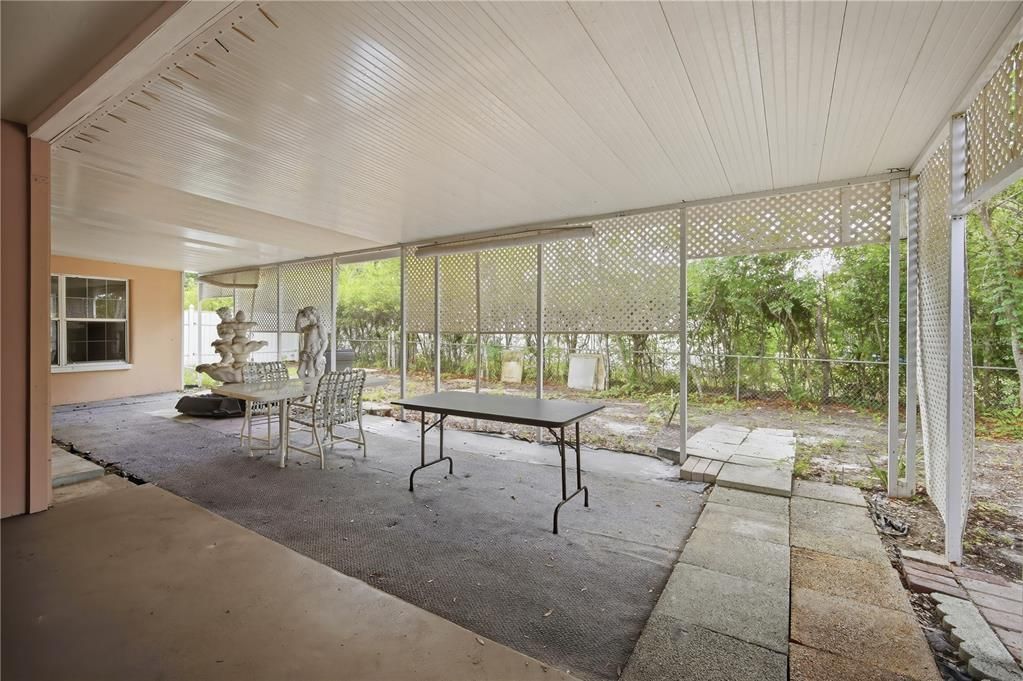 For Rent: $2,895 (4 beds, 2 baths, 2176 Square Feet)