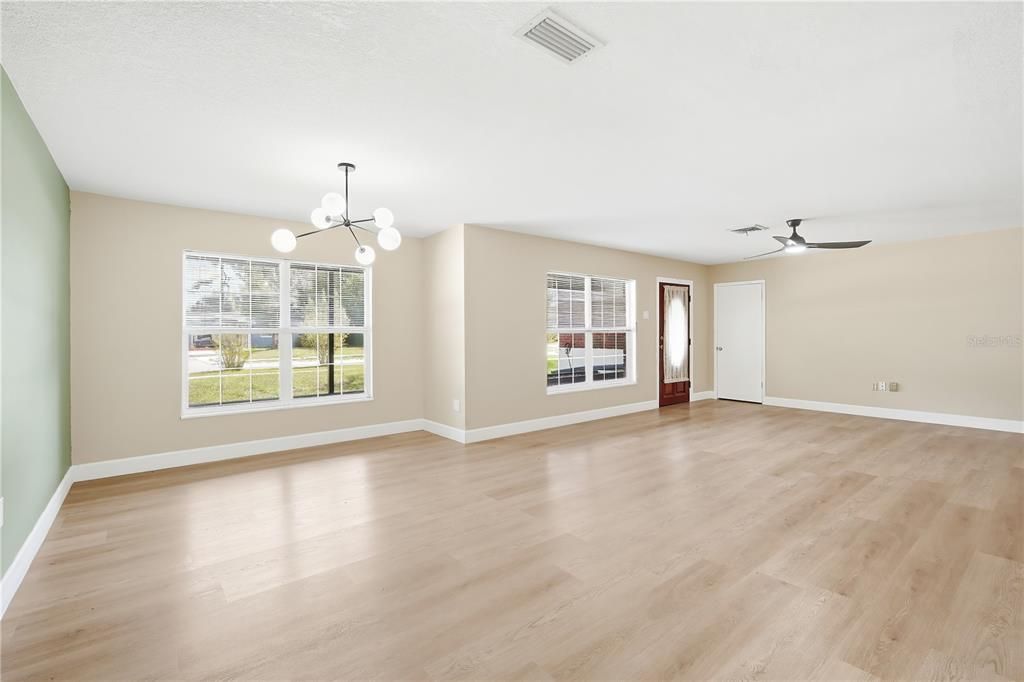 For Rent: $2,895 (4 beds, 2 baths, 2176 Square Feet)
