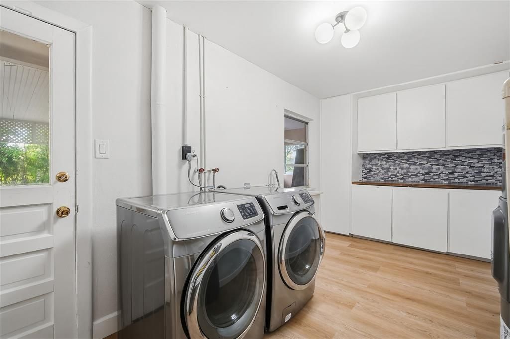 For Rent: $2,895 (4 beds, 2 baths, 2176 Square Feet)
