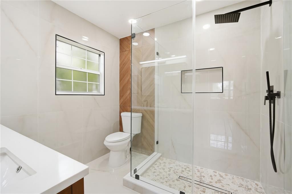 For Rent: $2,895 (4 beds, 2 baths, 2176 Square Feet)