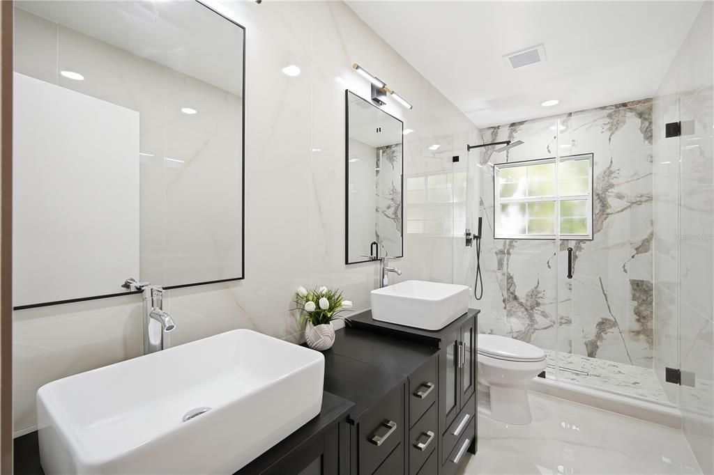 For Rent: $2,895 (4 beds, 2 baths, 2176 Square Feet)