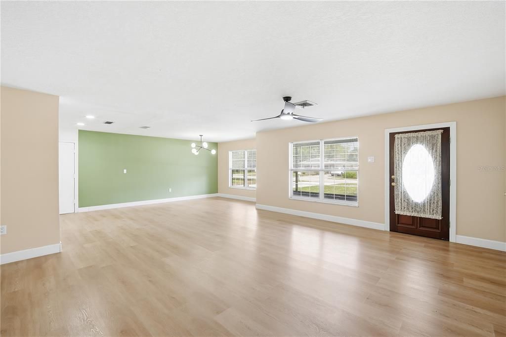 For Rent: $2,895 (4 beds, 2 baths, 2176 Square Feet)