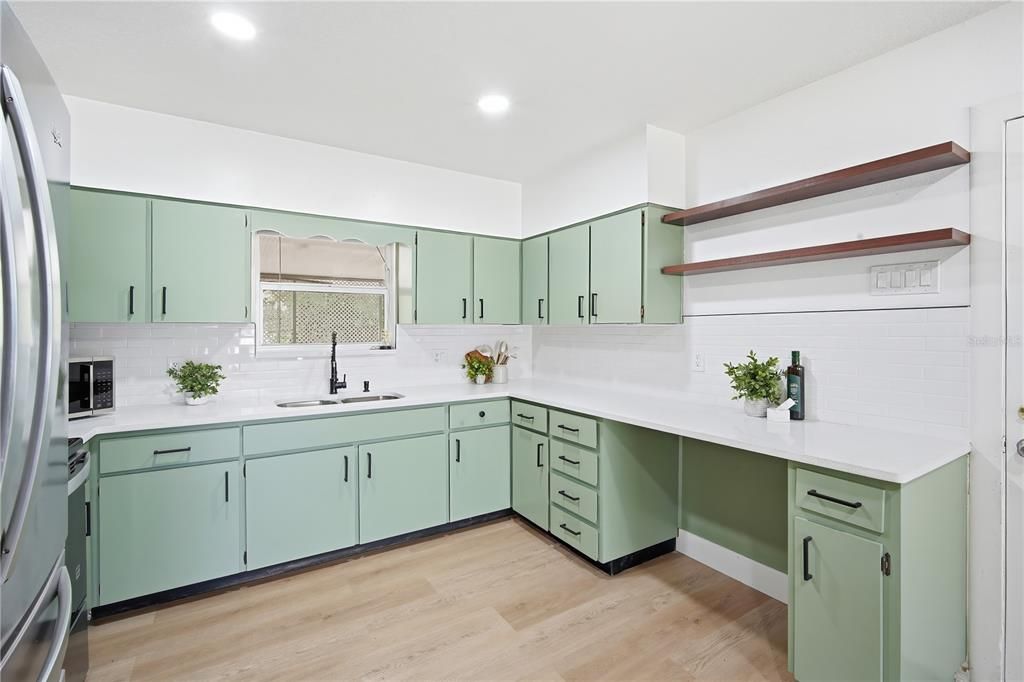 For Rent: $2,895 (4 beds, 2 baths, 2176 Square Feet)