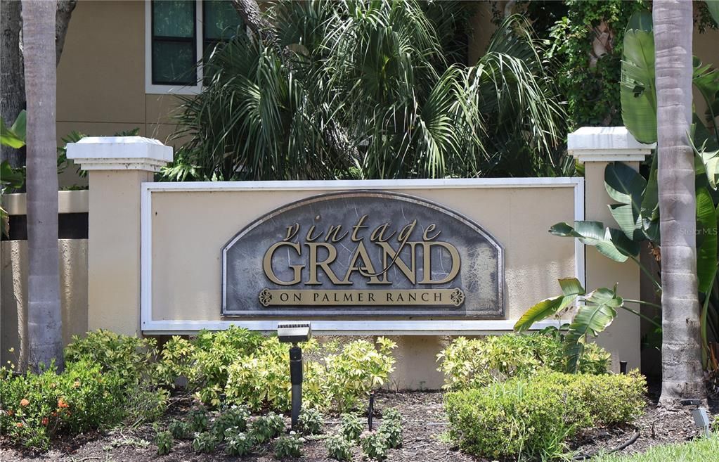 For Sale: $209,000 (2 beds, 2 baths, 972 Square Feet)