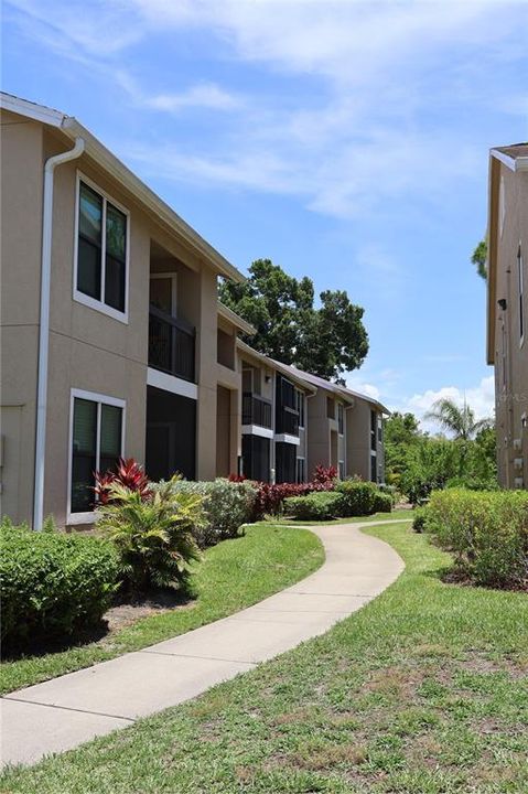 For Sale: $209,000 (2 beds, 2 baths, 972 Square Feet)