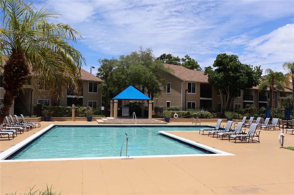 For Sale: $209,000 (2 beds, 2 baths, 972 Square Feet)