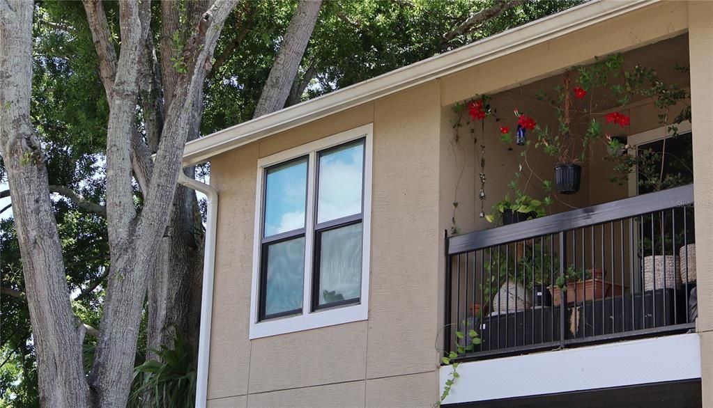 For Sale: $209,000 (2 beds, 2 baths, 972 Square Feet)
