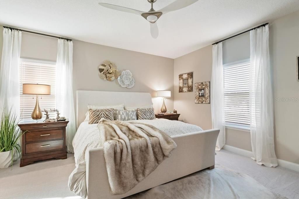 For Sale: $569,900 (3 beds, 3 baths, 2027 Square Feet)