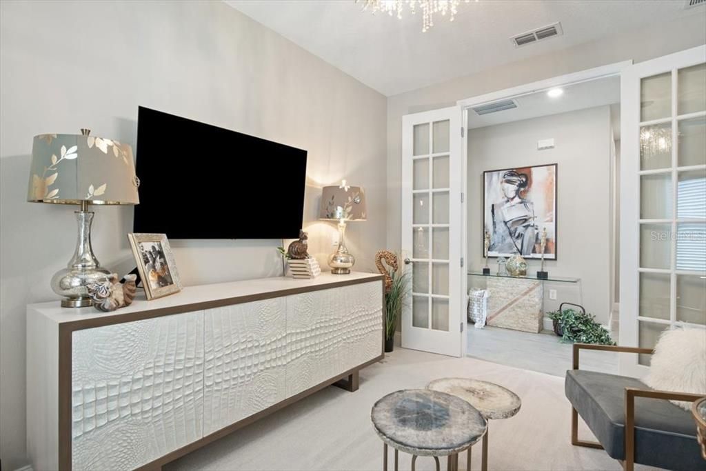 For Sale: $569,900 (3 beds, 3 baths, 2027 Square Feet)