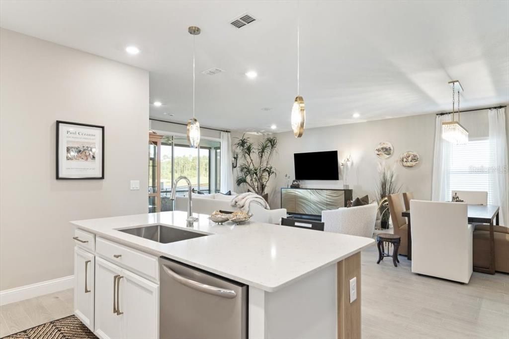 For Sale: $569,900 (3 beds, 3 baths, 2027 Square Feet)