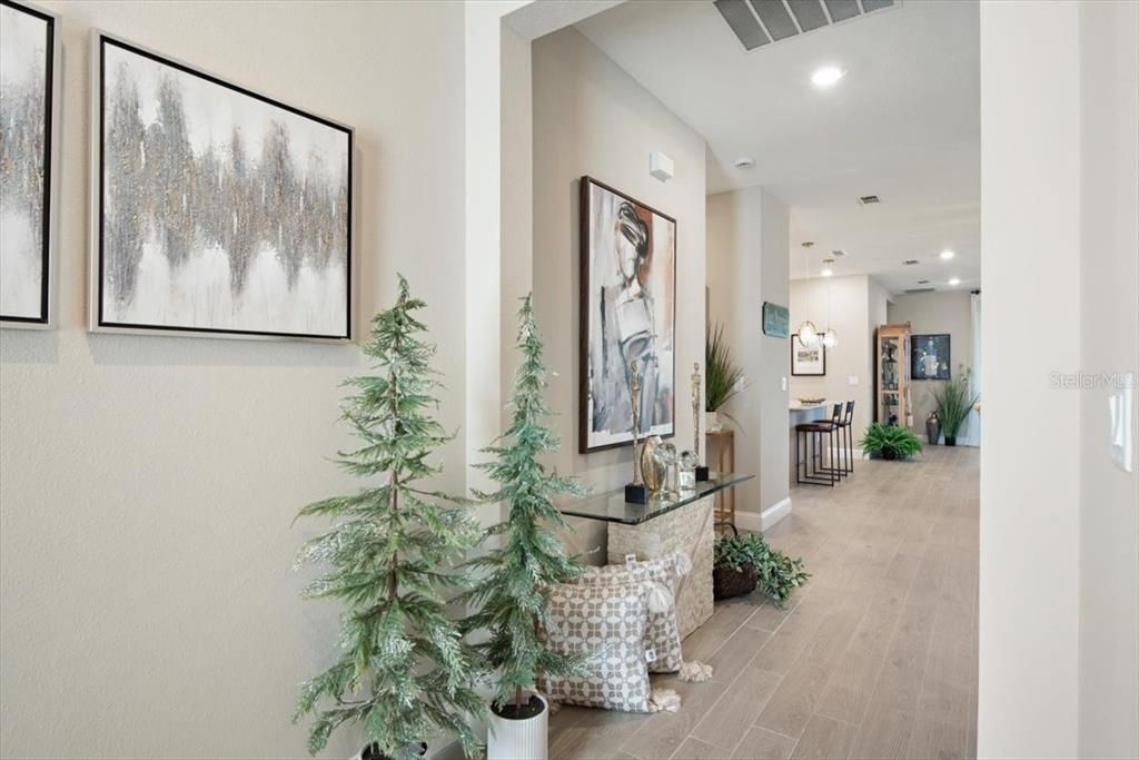 For Sale: $569,900 (3 beds, 3 baths, 2027 Square Feet)