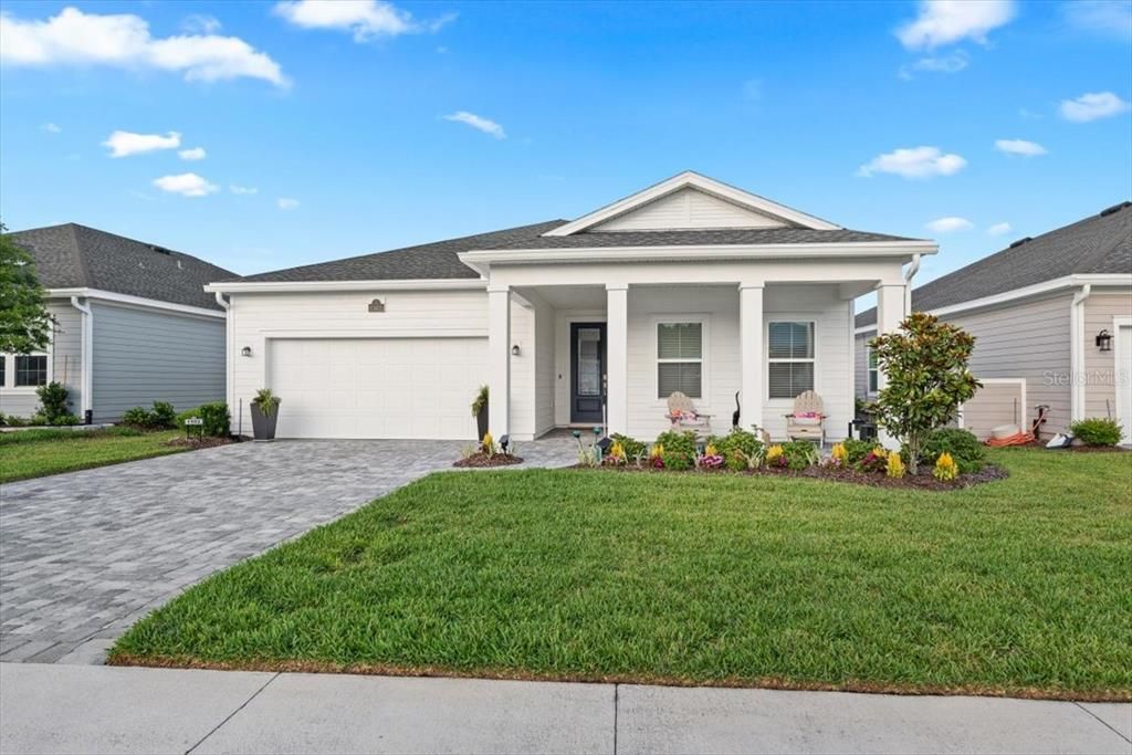 For Sale: $569,900 (3 beds, 3 baths, 2027 Square Feet)