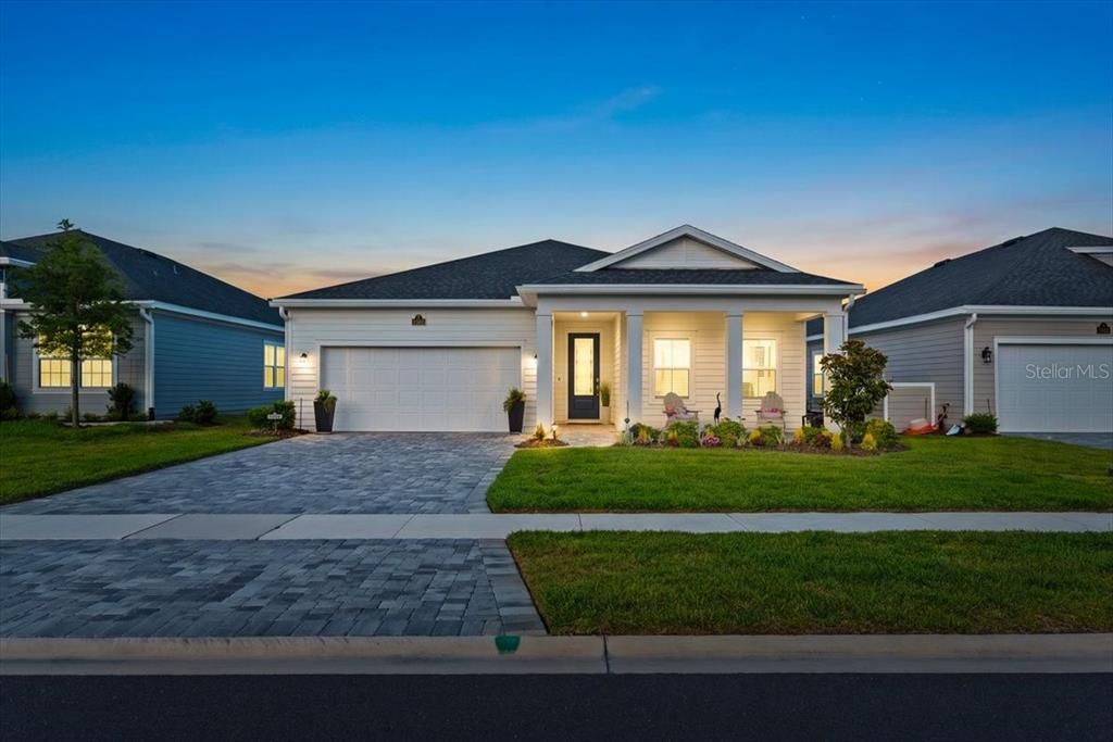 For Sale: $569,900 (3 beds, 3 baths, 2027 Square Feet)