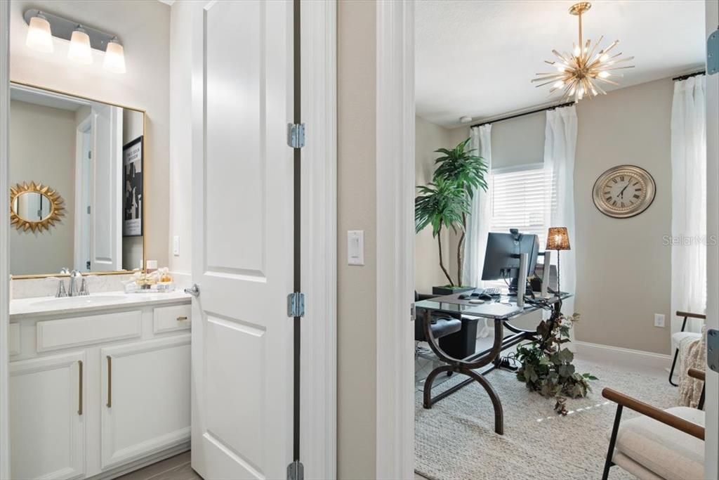 For Sale: $569,900 (3 beds, 3 baths, 2027 Square Feet)