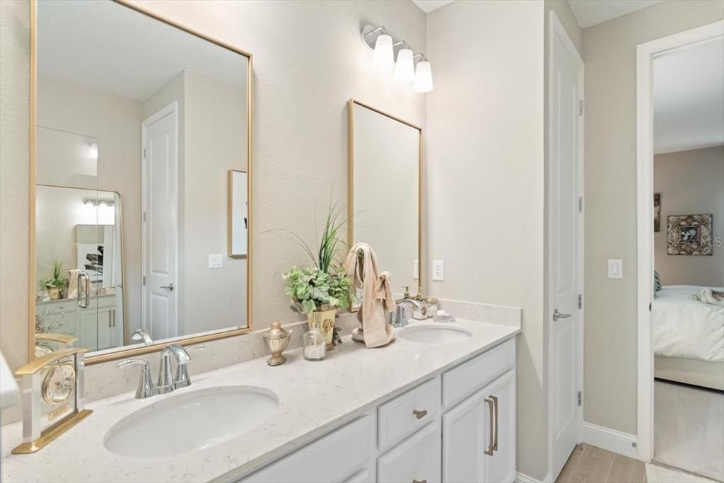 For Sale: $569,900 (3 beds, 3 baths, 2027 Square Feet)
