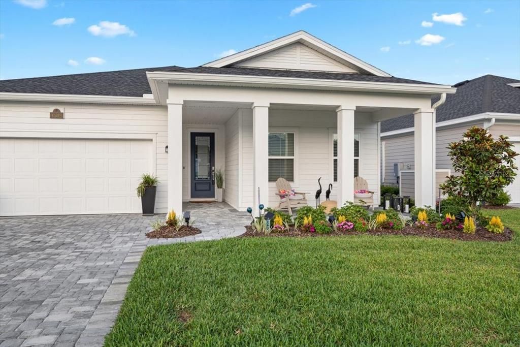 For Sale: $569,900 (3 beds, 3 baths, 2027 Square Feet)