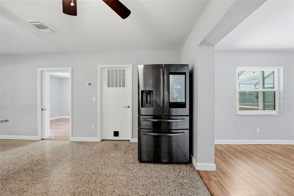 For Sale: $424,900 (3 beds, 2 baths, 1290 Square Feet)