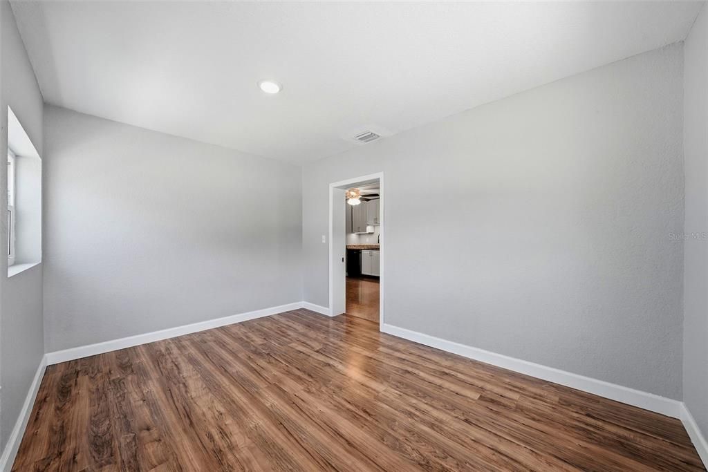 For Sale: $424,900 (3 beds, 2 baths, 1290 Square Feet)