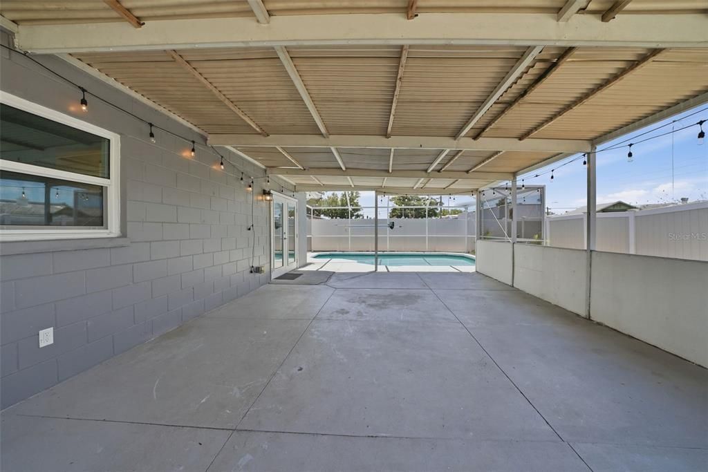For Sale: $424,900 (3 beds, 2 baths, 1290 Square Feet)