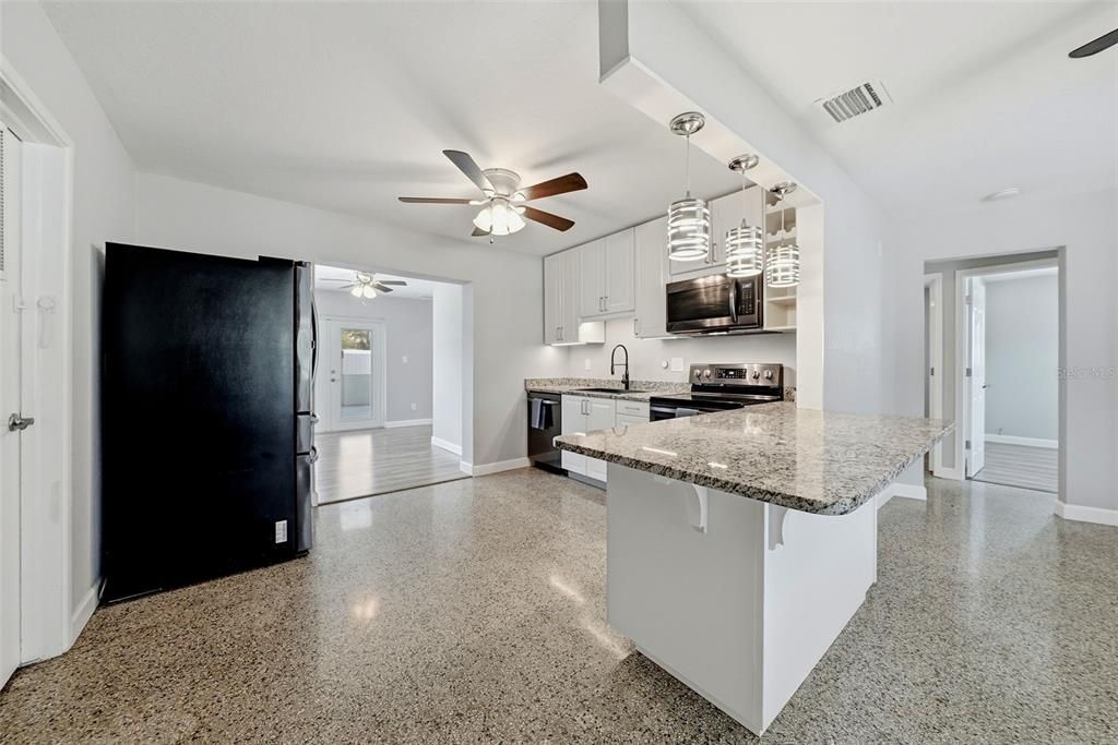 For Sale: $424,900 (3 beds, 2 baths, 1290 Square Feet)