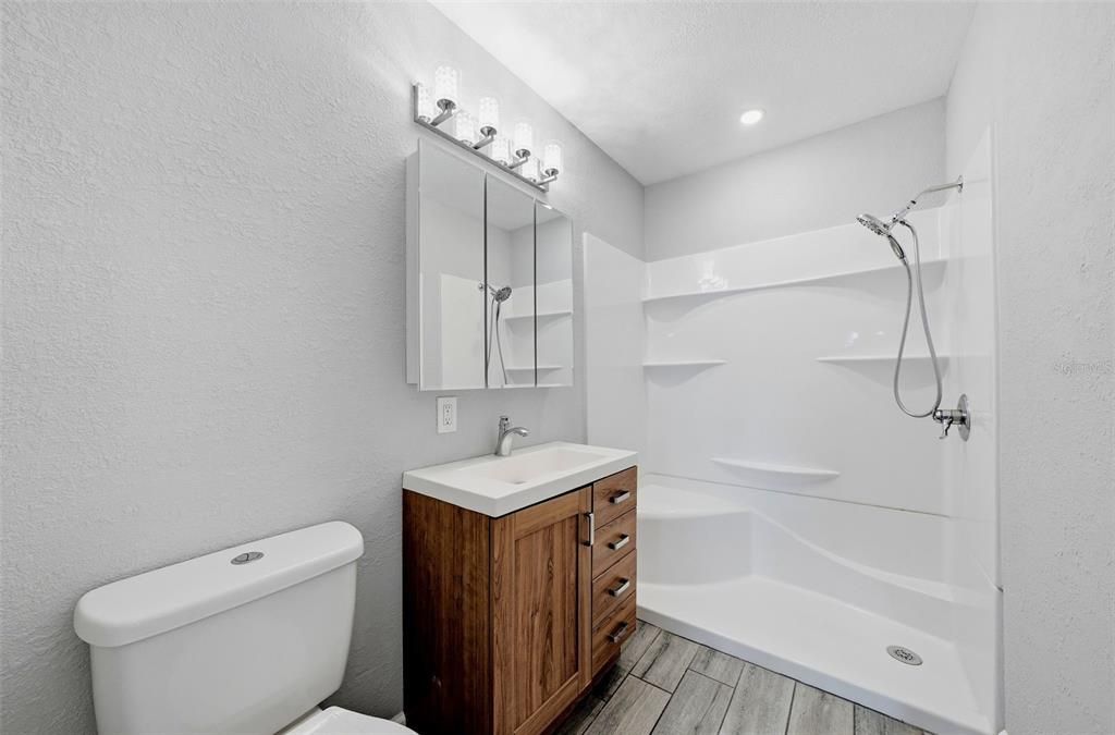 For Sale: $424,900 (3 beds, 2 baths, 1290 Square Feet)