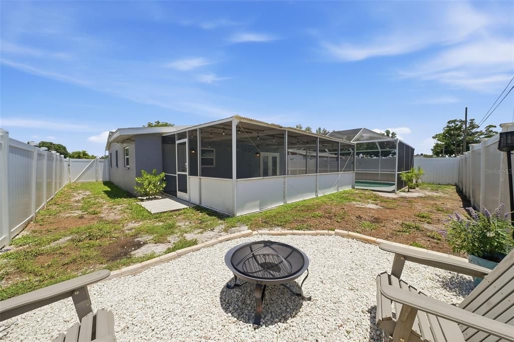 For Sale: $424,900 (3 beds, 2 baths, 1290 Square Feet)