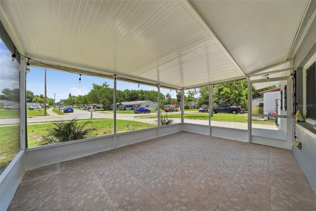 For Sale: $424,900 (3 beds, 2 baths, 1290 Square Feet)