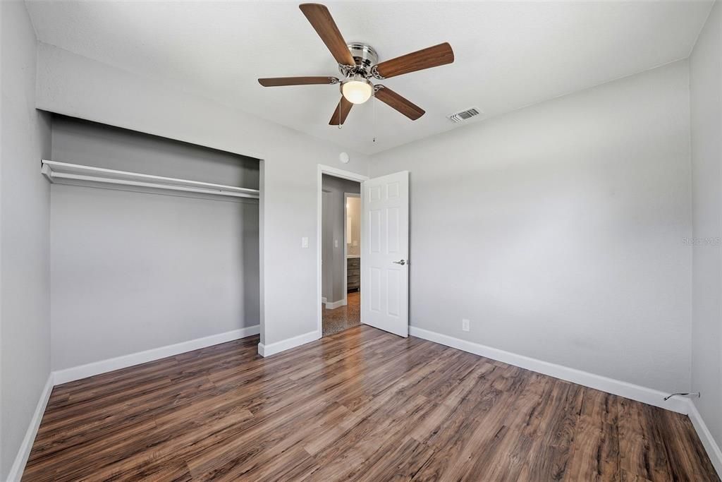 For Sale: $424,900 (3 beds, 2 baths, 1290 Square Feet)