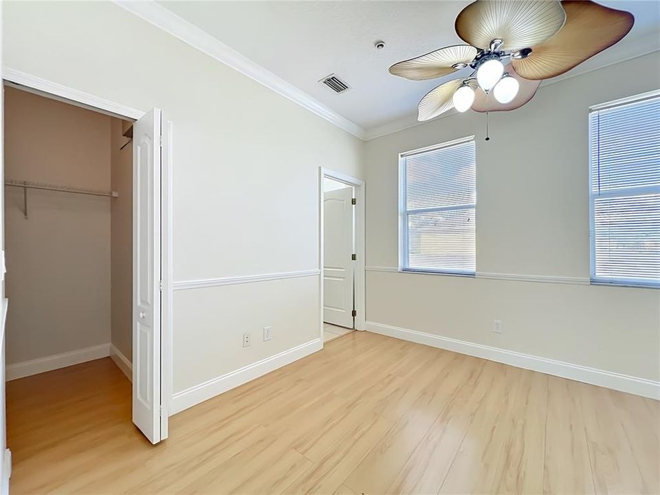 For Sale: $350,000 (2 beds, 2 baths, 1232 Square Feet)