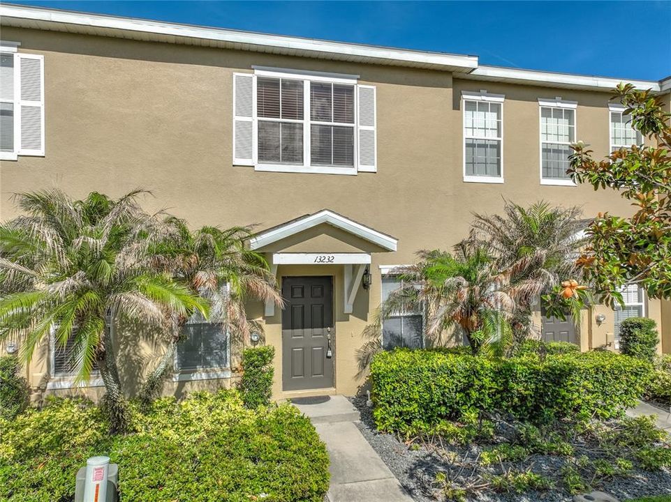 For Sale: $350,000 (2 beds, 2 baths, 1232 Square Feet)
