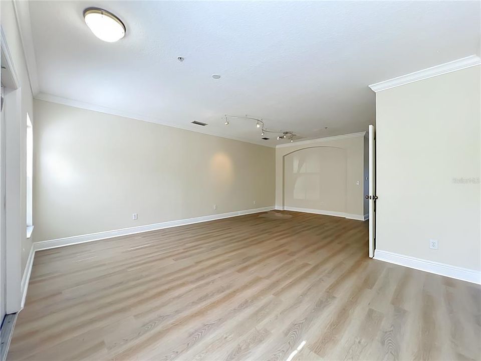 For Sale: $350,000 (2 beds, 2 baths, 1232 Square Feet)