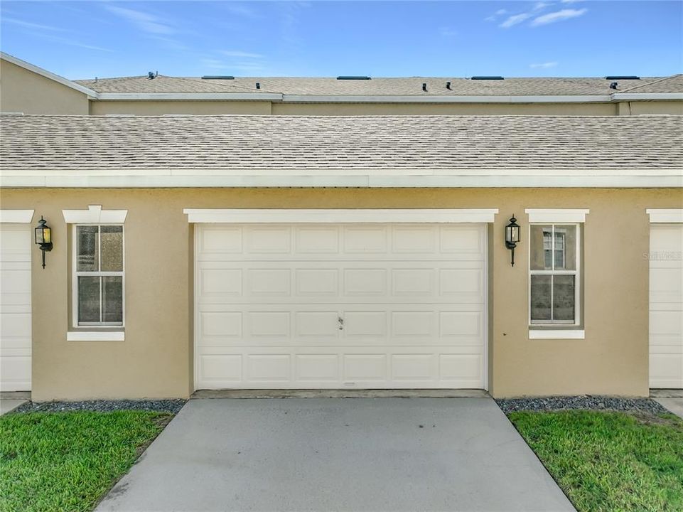 For Sale: $350,000 (2 beds, 2 baths, 1232 Square Feet)