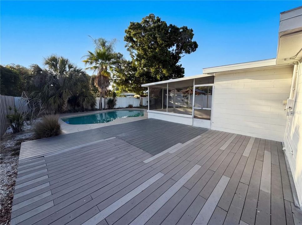 For Sale: $262,000 (2 beds, 1 baths, 763 Square Feet)
