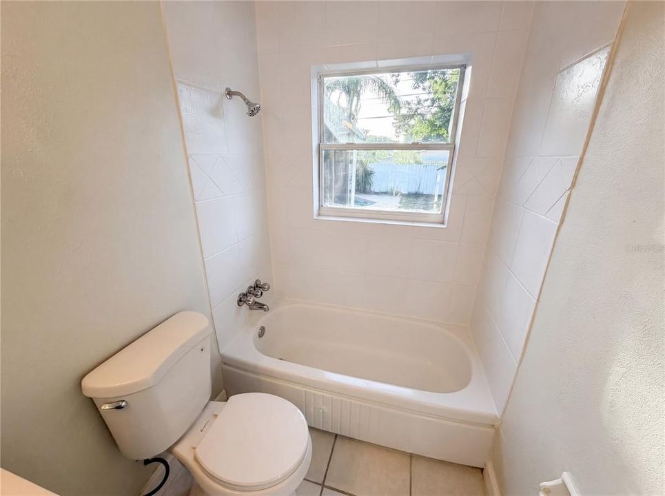 For Sale: $262,000 (2 beds, 1 baths, 763 Square Feet)